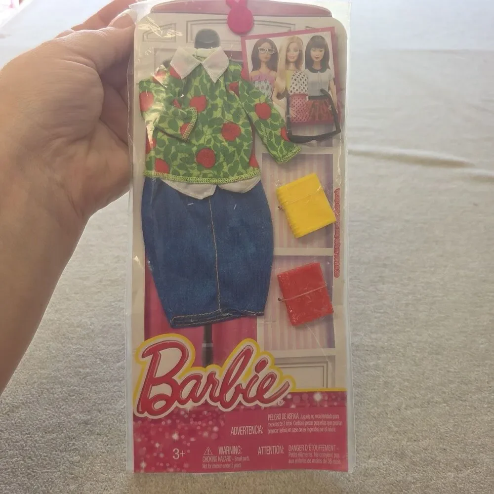 Barbie Fashion Dress - Teacher 2015 - DNT92 NIP Apple Top Denim Pencil Skirt